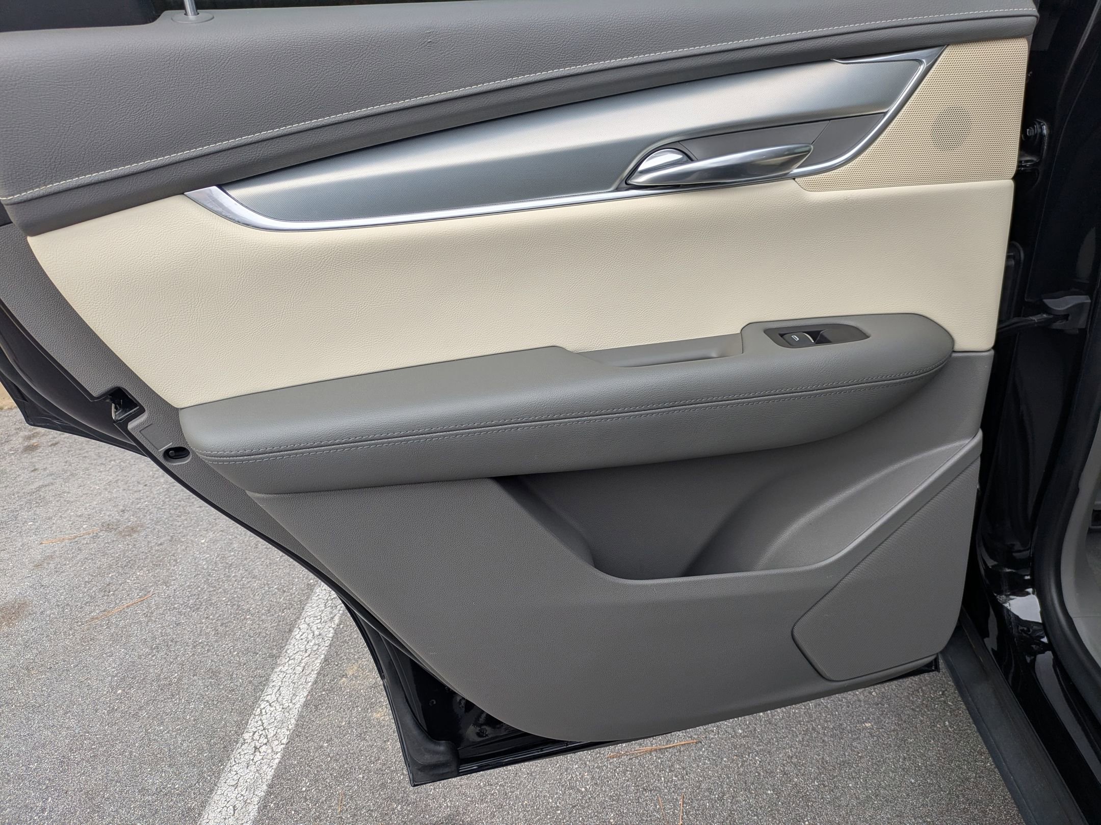 Used 2019 Cadillac XT5 Premium Luxury w/ Driver Assist Package image 27