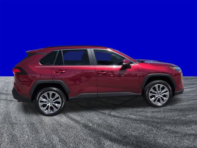 Used 2022 Toyota RAV4 XLE Premium image 6