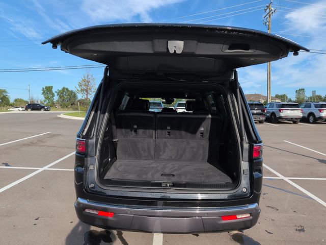 Used 2022 Jeep Wagoneer Series III AWD/4WD image 20