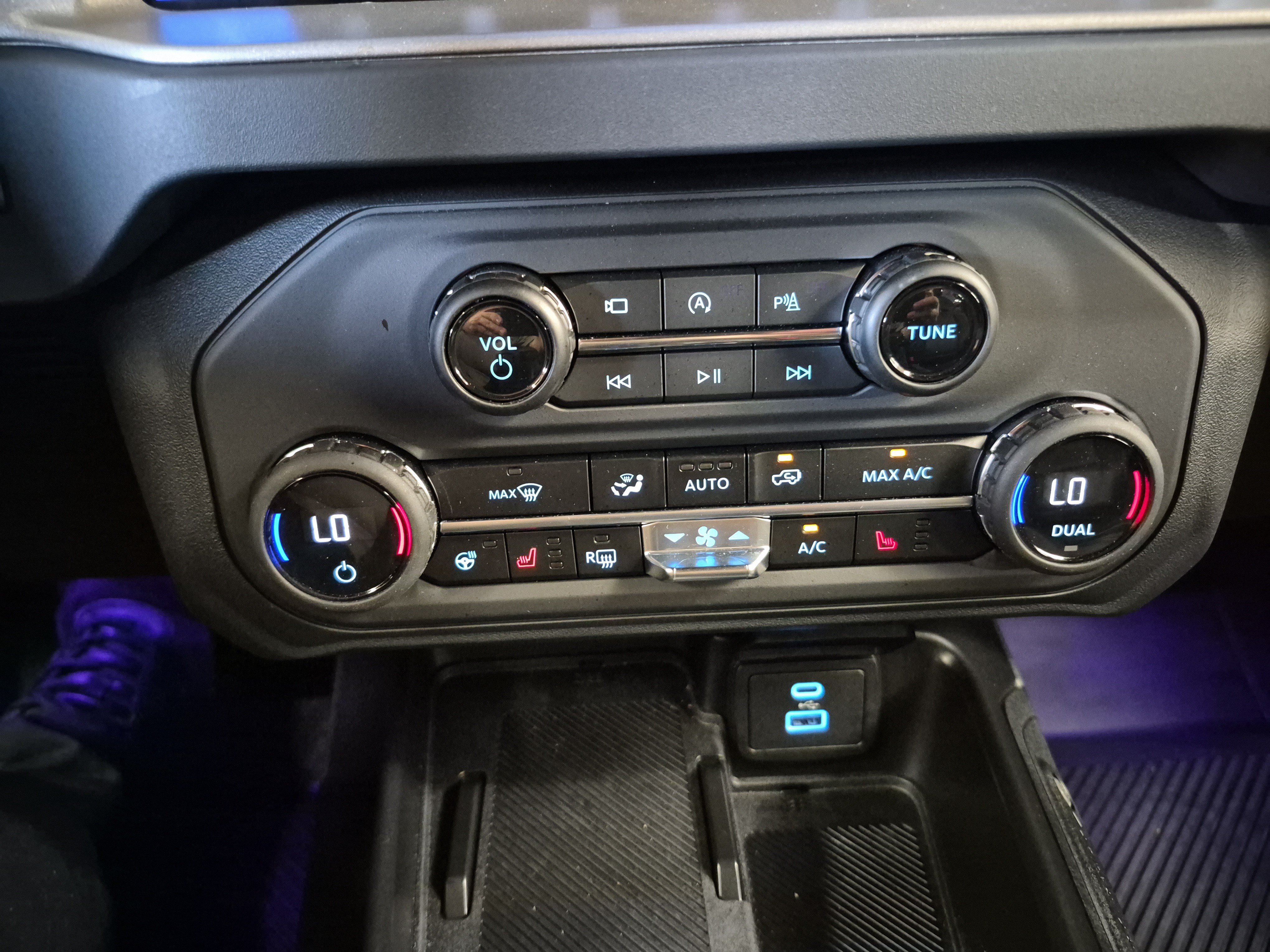 Certified 2025 Ford Bronco Outer Banks AWD/4WD image 30