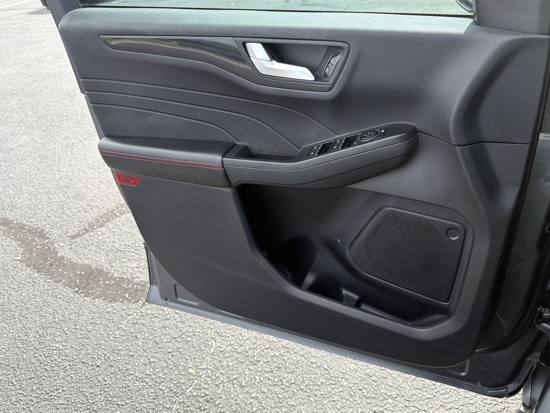 Certified 2023 Ford Escape ST-Line w/ Tech Pack #1 FWD image 24