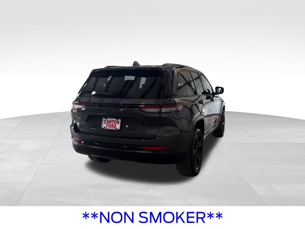 Used 2024 Jeep Grand Cherokee Altitude AWD/4WD image 8