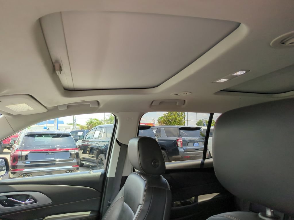 Used 2020 Chevrolet Traverse RS AWD/4WD image 25