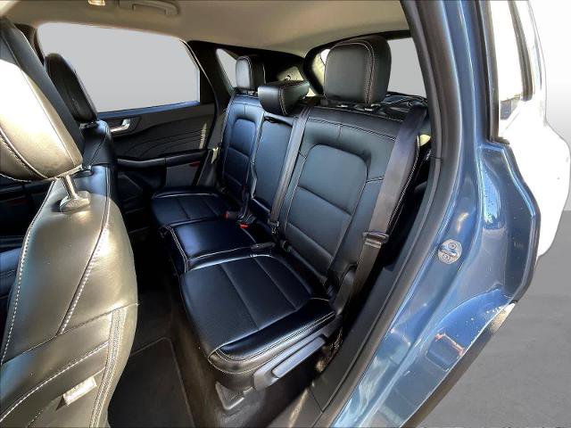 Certified 2025 Ford Escape Platinum AWD/4WD image 24