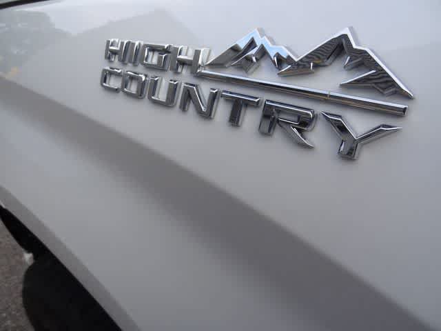 Used 2021 Chevrolet Silverado 1500 High Country w/ Technology Package AWD/4WD image 46