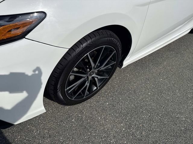Used 2024 Toyota Camry SE image 10