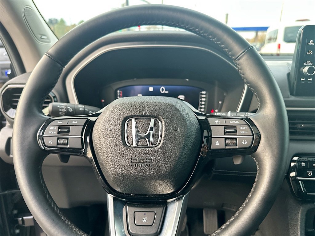 Used 2025 Honda Pilot Elite image 18
