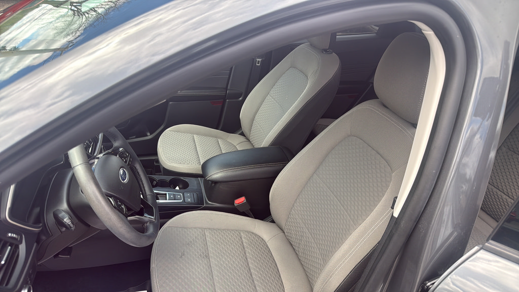 Certified 2022 Ford Escape SE w/ SE Sport Appearance Package AWD/4WD image 32