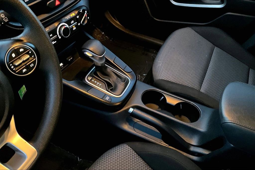 Used 2023 Kia Soul LX w/ LX Technology Package image 16
