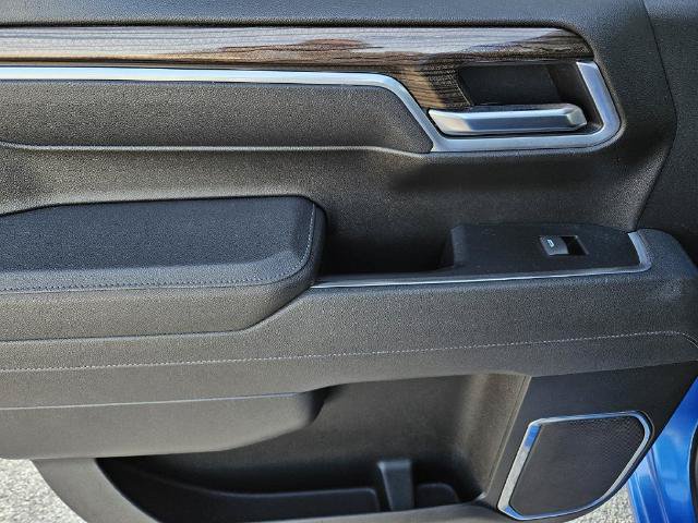 Used 2025 Chevrolet Silverado 1500 LT AWD/4WD image 16