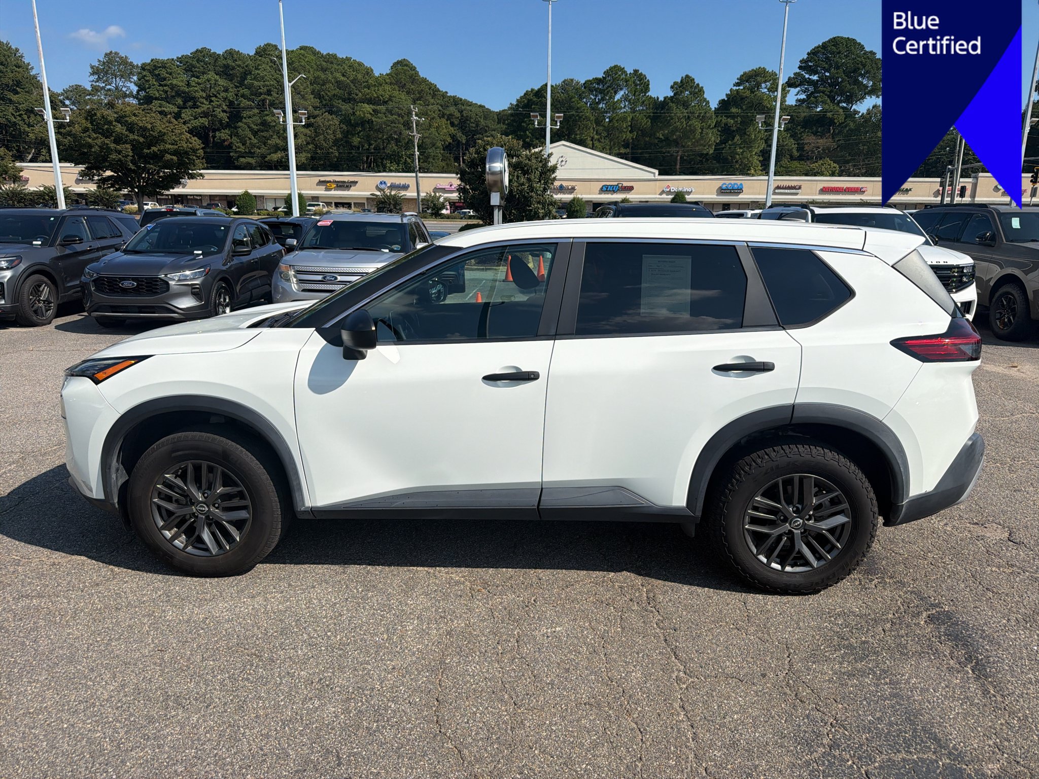 Used 2023 Nissan Rogue S FWD image 8
