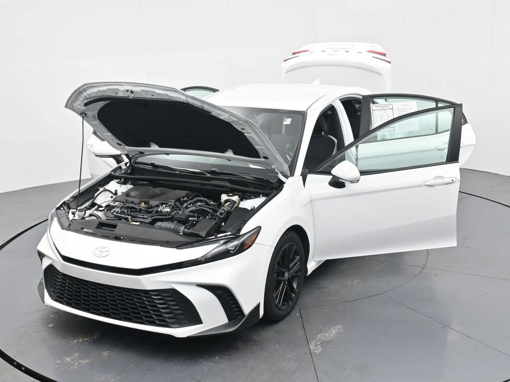 Used 2025 Toyota Camry SE FWD image 39