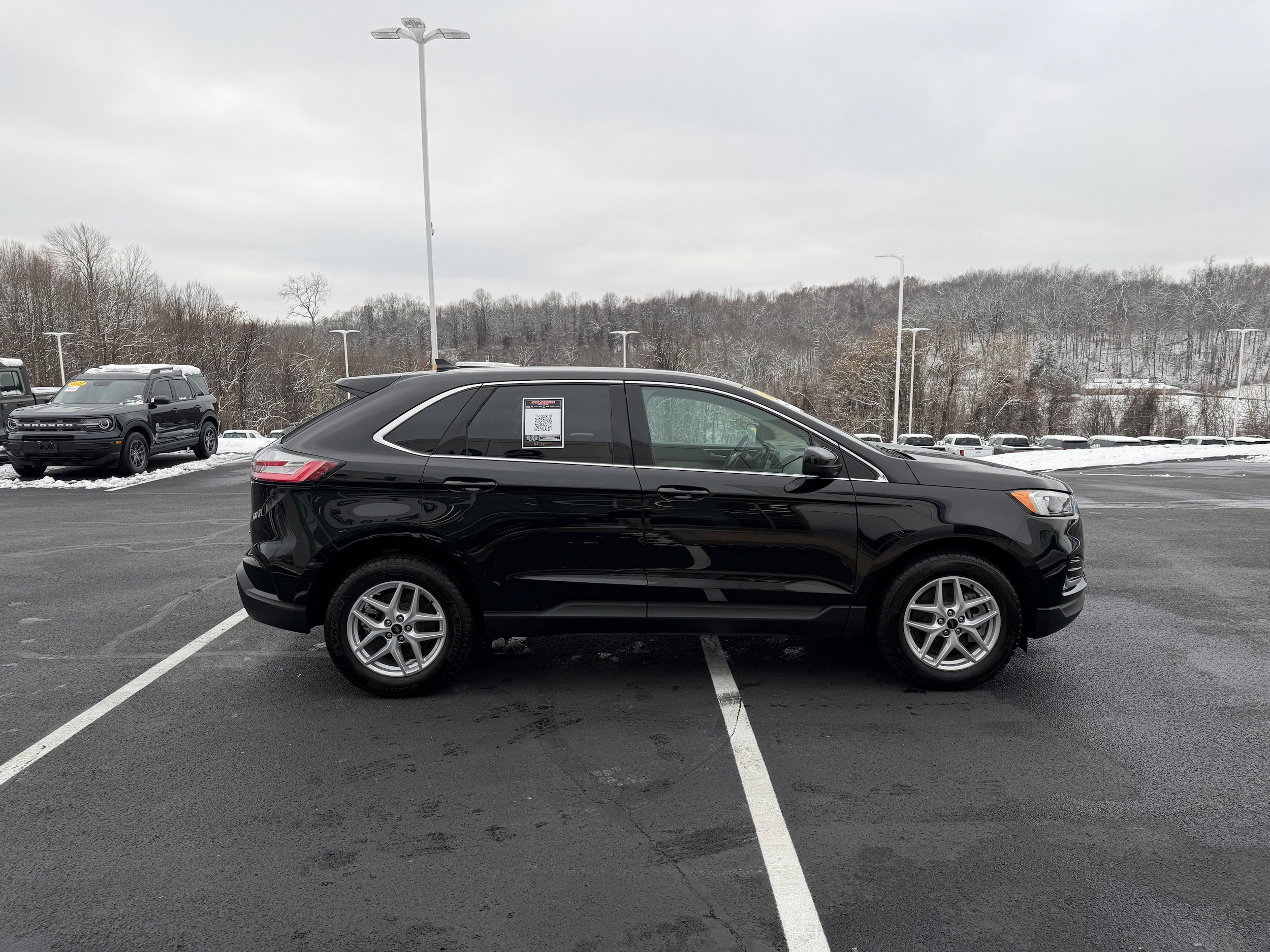 Certified 2024 Ford Edge SEL w/ Convenience Package AWD/4WD image 4