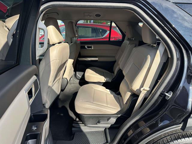 Certified 2022 Ford Explorer XLT w/ Equipment Group 202A AWD/4WD image 10