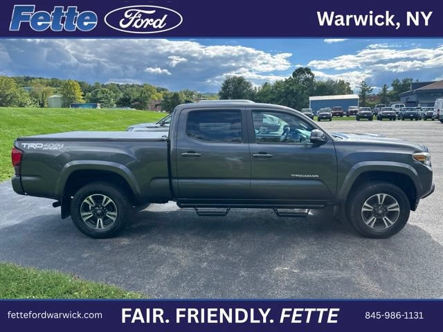 Used 2018 Toyota Tacoma TRD Sport AWD/4WD image 6