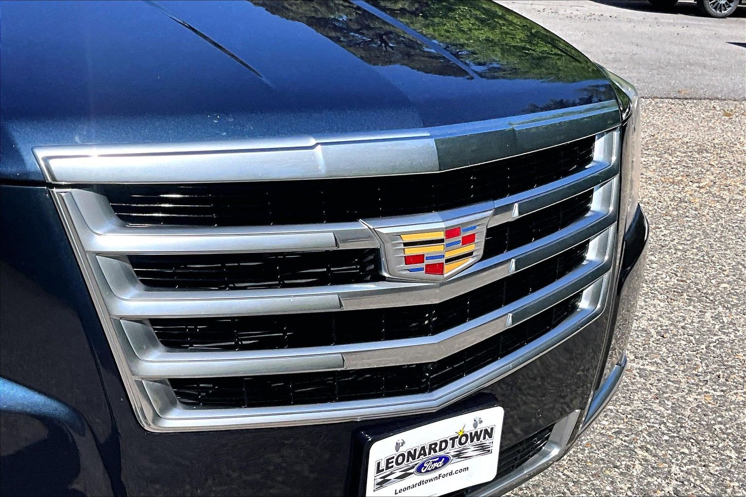 Used 2020 Cadillac Escalade Luxury AWD/4WD image 29