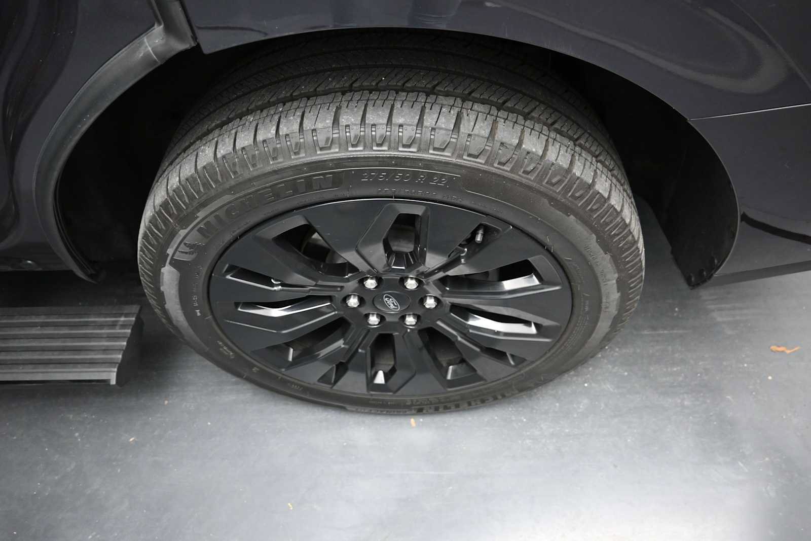 Certified 2025 Ford Expedition Platinum w/ Stealth Appearance Package AWD/4WD image 21