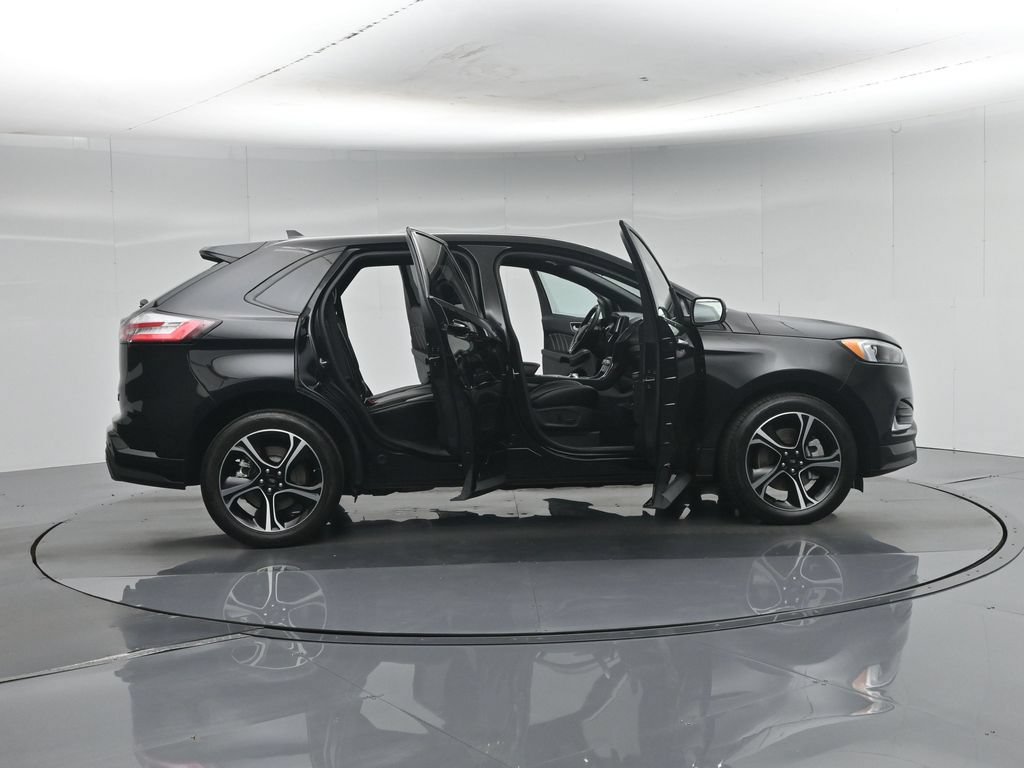 Certified 2023 Ford Edge ST AWD/4WD image 5