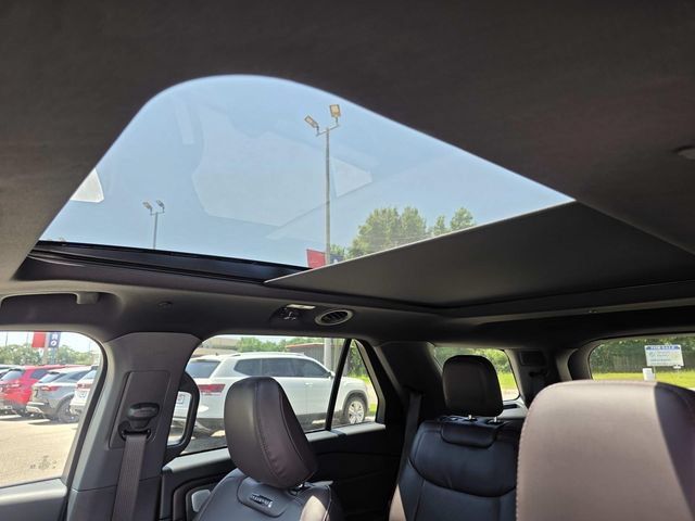 Certified 2026 Ford Explorer Platinum RWD image 14