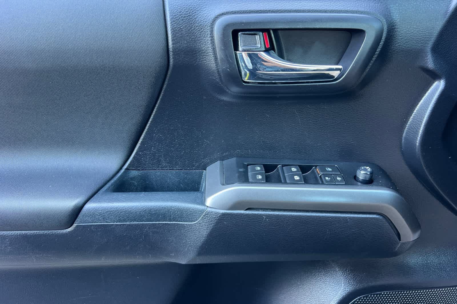 Used 2021 Toyota Tacoma TRD Sport w/ Technology Package RWD image 13