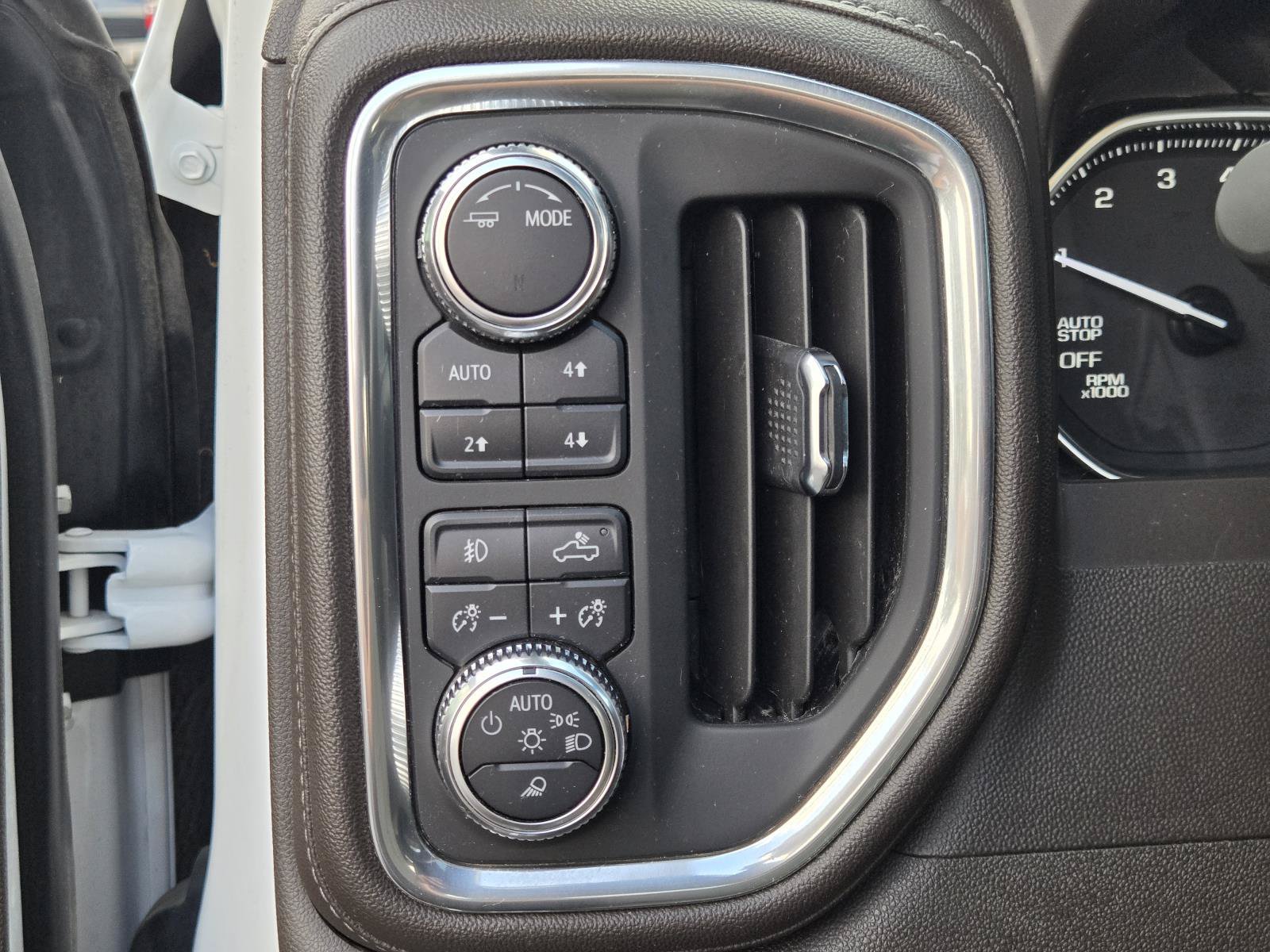 Used 2021 GMC Sierra 1500 SLT w/ SLT Convenience Package AWD/4WD image 24