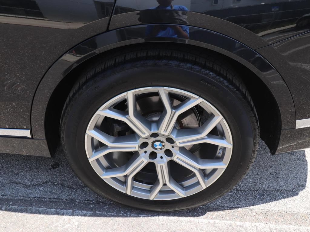 Used 2023 BMW X7 xDrive40i AWD/4WD image 23