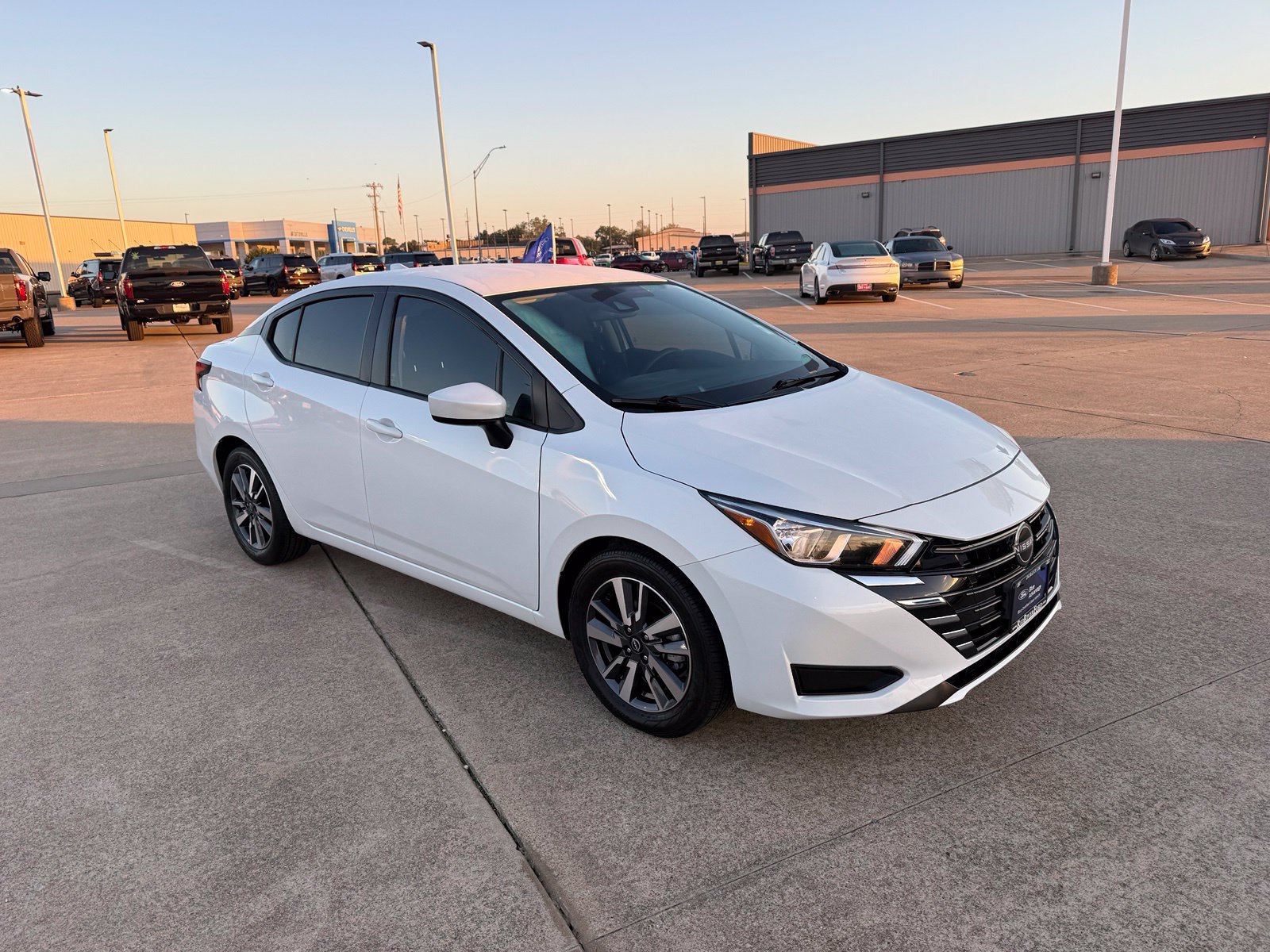 Used 2024 Nissan Versa SV FWD image 3