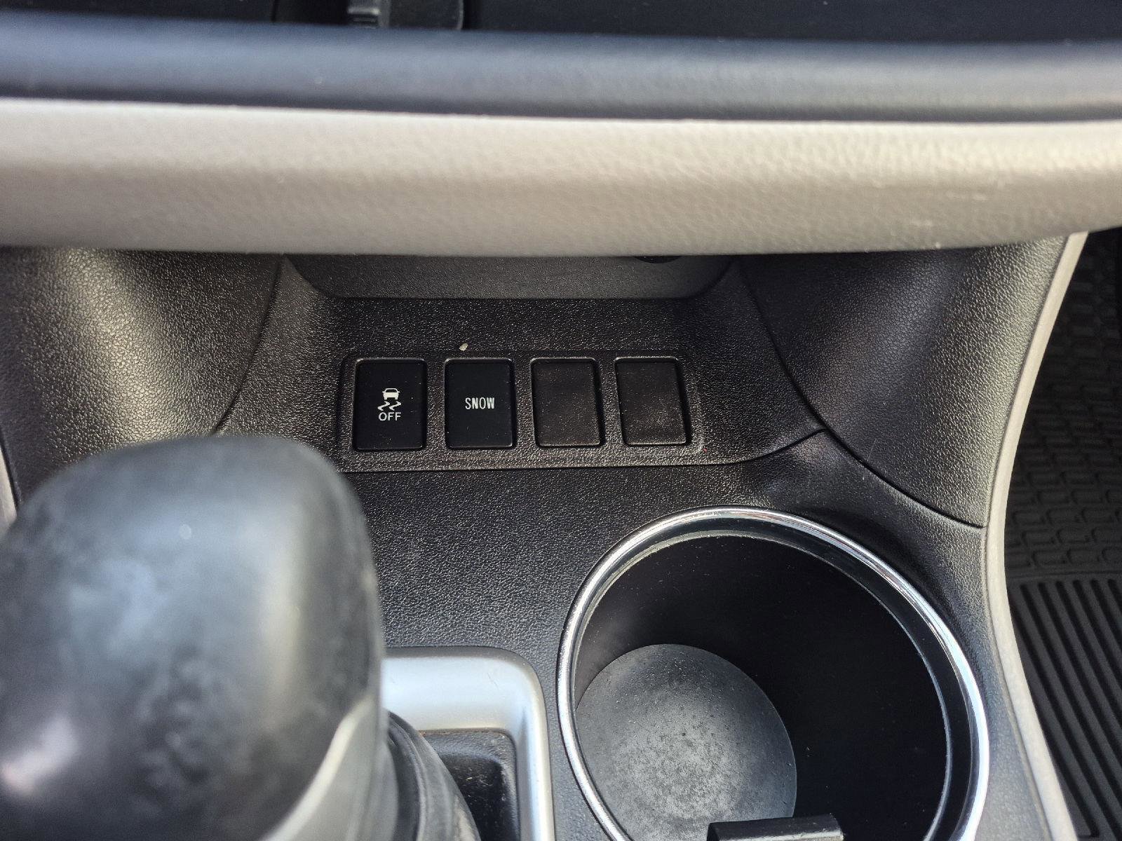 Used 2019 Toyota Highlander XLE FWD image 10