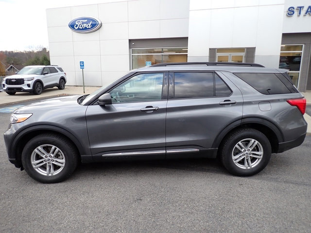 Certified 2022 Ford Explorer XLT image 2
