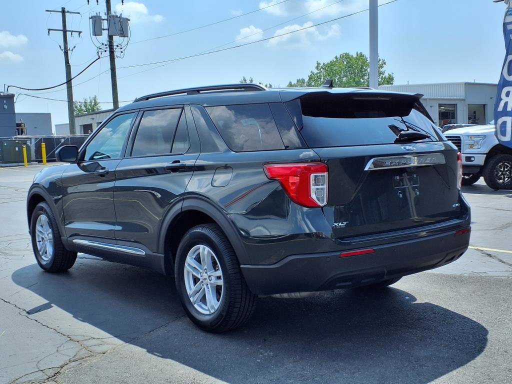Certified 2023 Ford Explorer XLT image 3