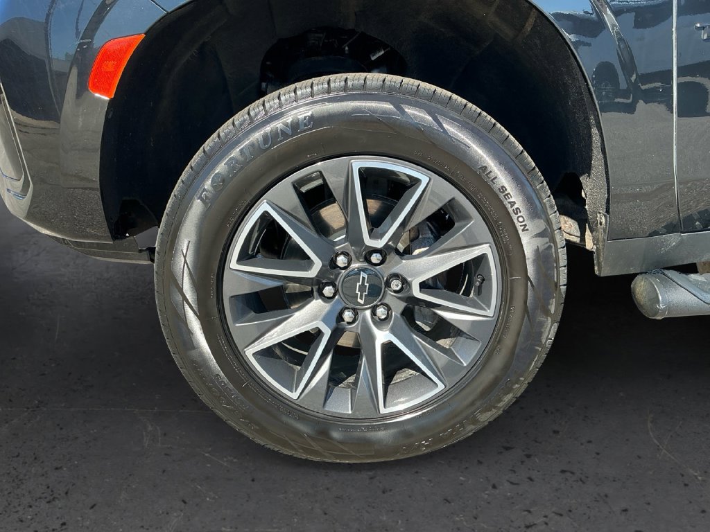 Used 2021 Chevrolet Tahoe Z71 w/ Luxury Package AWD/4WD image 13