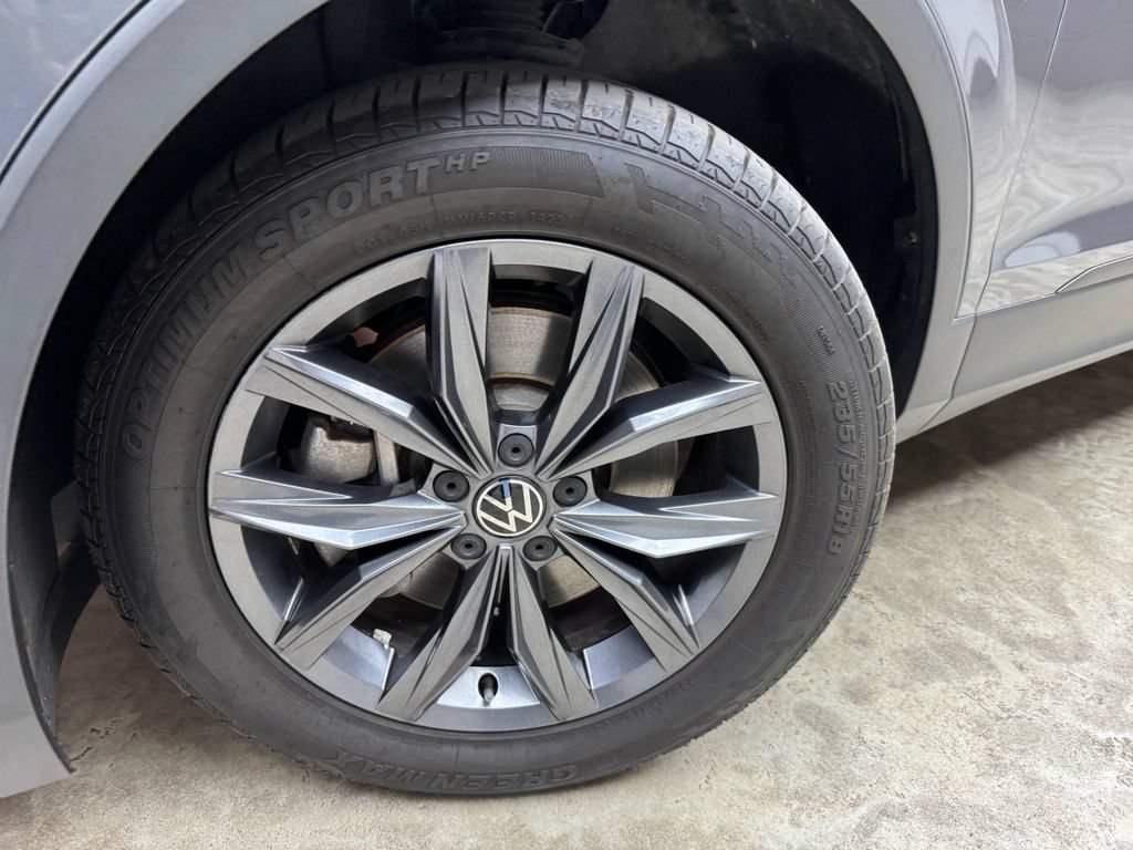 Used 2022 Volkswagen Tiguan SE AWD/4WD image 27