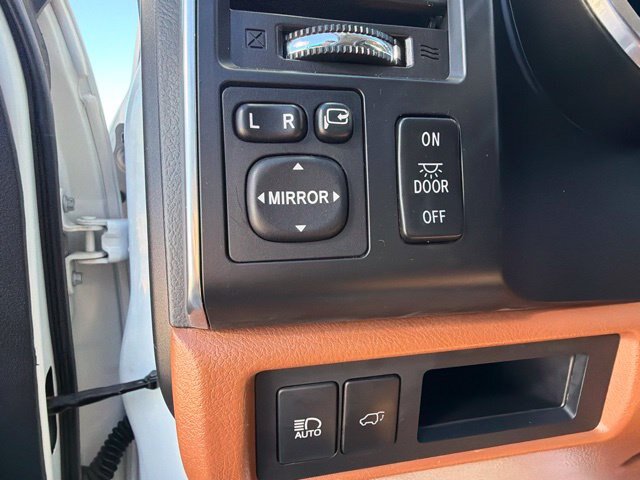 Used 2019 Toyota Sequoia Platinum AWD/4WD image 9
