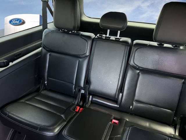 Certified 2025 Ford Expedition Max Platinum w/ Stealth Performance Package AWD/4WD image 18