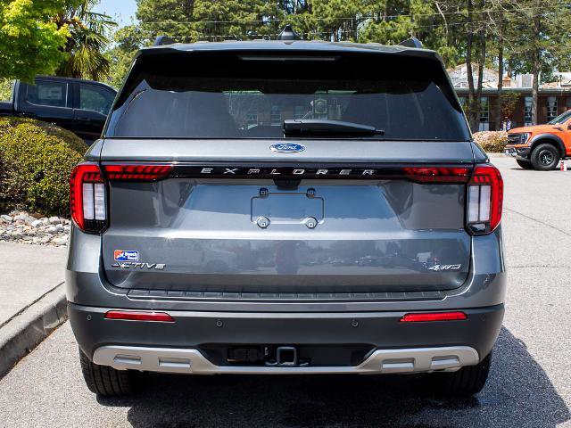 Certified 2025 Ford Explorer Active w/ Active Comfort Package AWD/4WD image 4