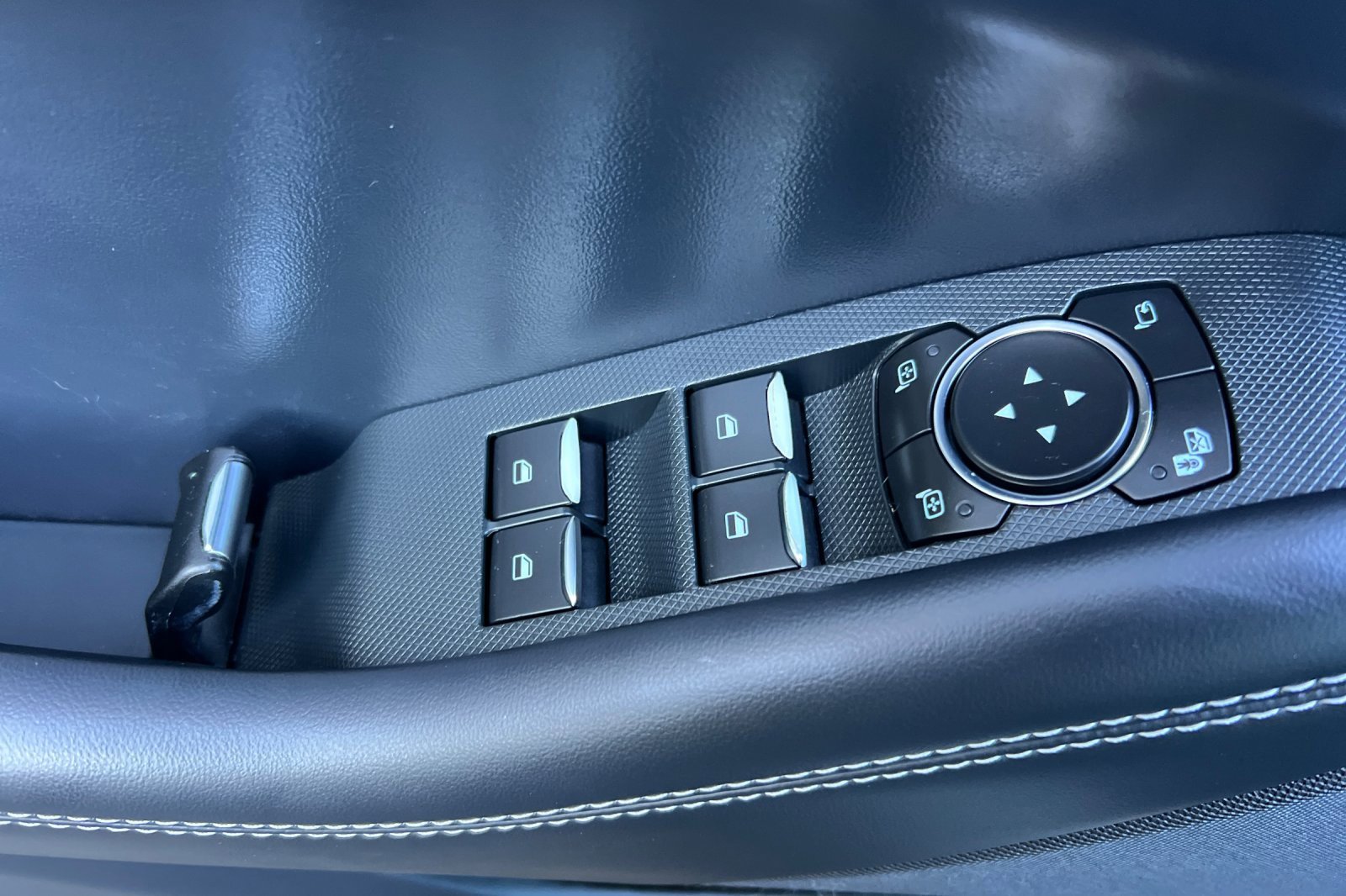 Certified 2021 Ford Mustang Mach-E Select w/ Comfort/Appearance Package image 11