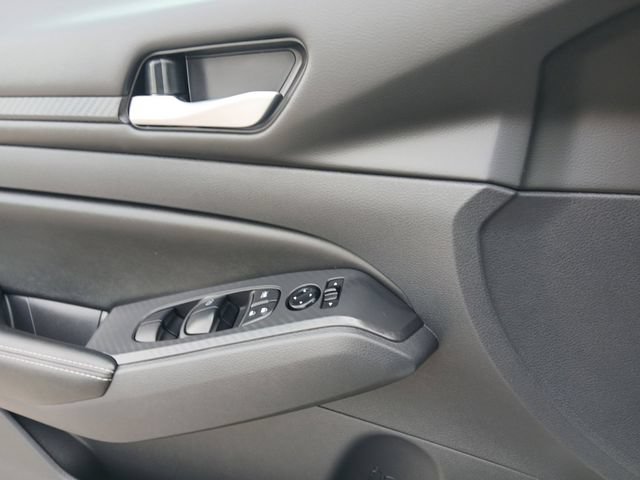 Used 2025 Nissan Altima 2.5 SV FWD image 17