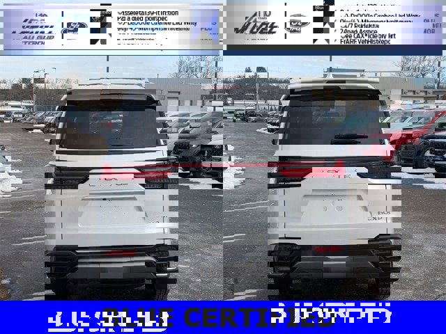 Used 2025 Lexus LX 600 4WD w/ Luxury Package image 4