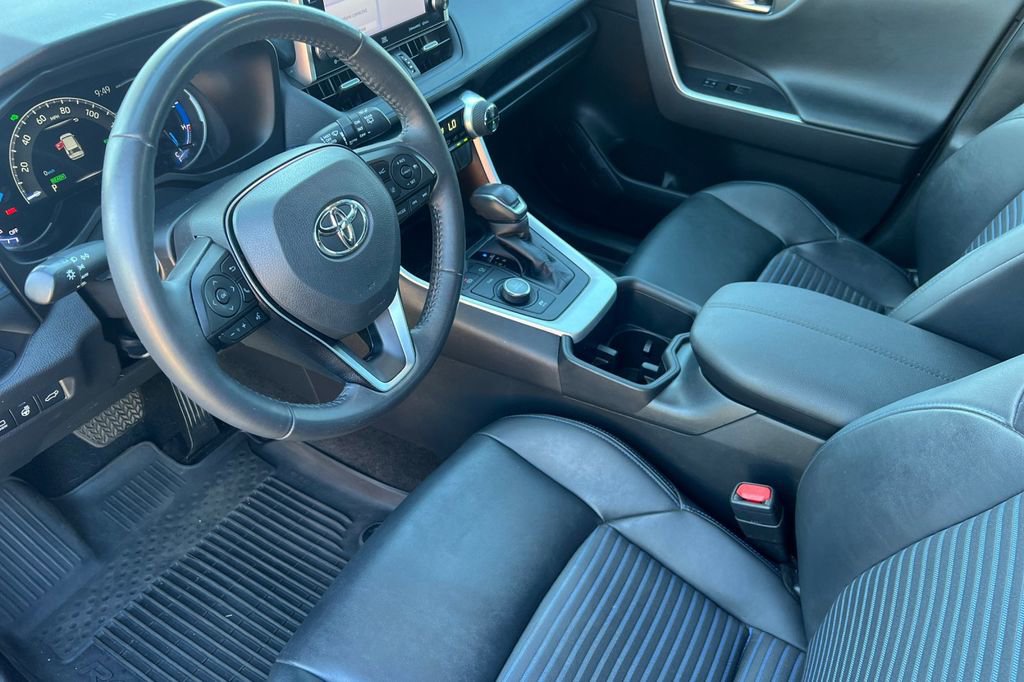 Used 2022 Toyota RAV4 XSE image 12