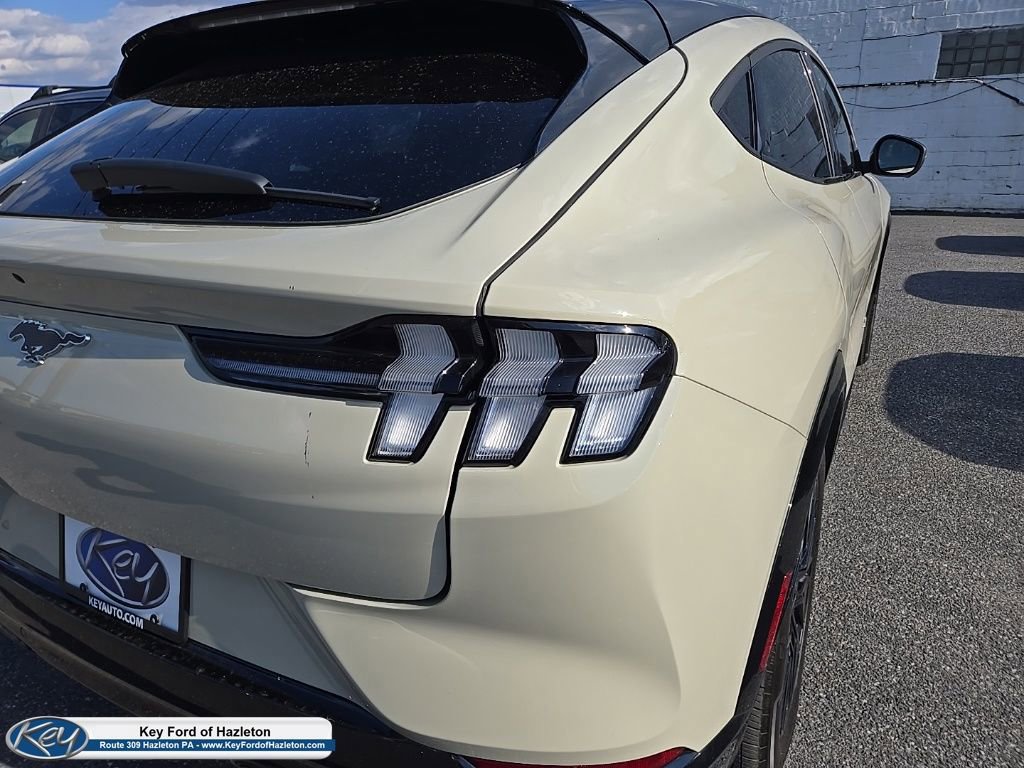 Certified 2025 Ford Mustang Mach-E Premium w/ Sport Appearance Package AWD/4WD image 20