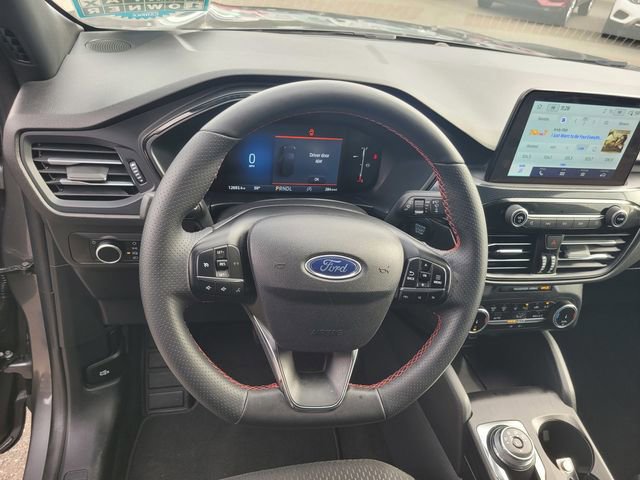 Certified 2025 Ford Escape ST-Line image 30