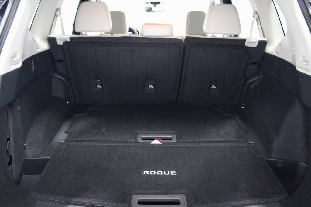 Used 2025 Nissan Rogue SL AWD/4WD image 14