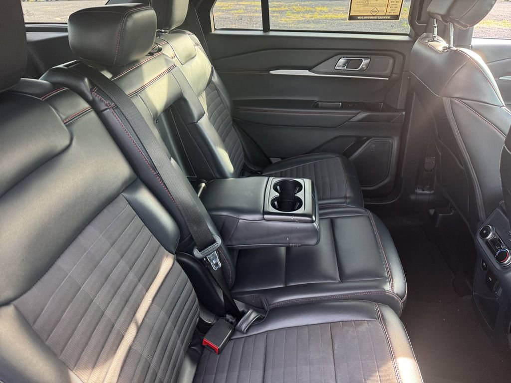 Certified 2025 Ford Explorer ST-Line w/ ST-Line Street Pack AWD/4WD image 24