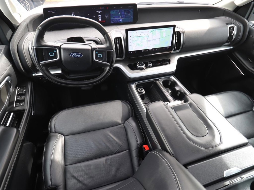 Certified 2025 Ford Expedition Max Platinum image 12