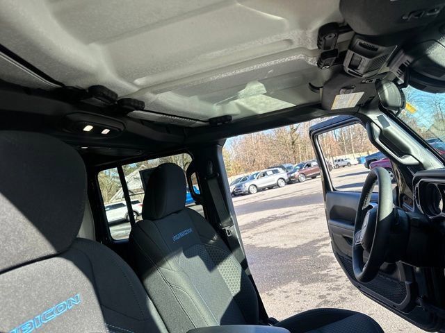 Used 2025 Jeep Wrangler Unlimited Rubicon 4xe w/ Safety Group AWD/4WD image 35