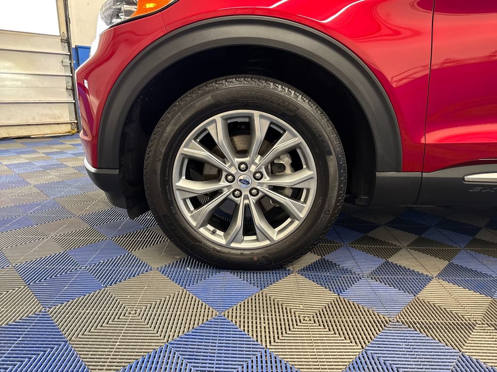 Certified 2024 Ford Explorer XLT w/ Equipment Group 202A AWD/4WD image 31