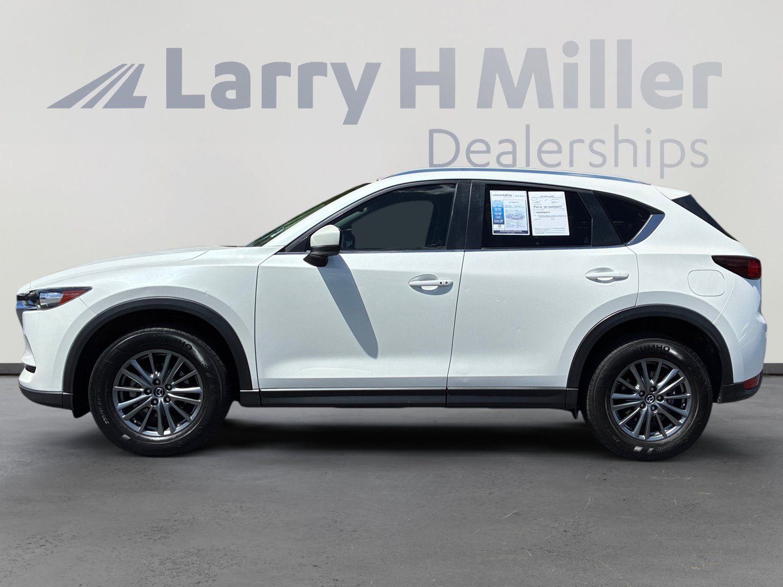 Used 2017 MAZDA CX-5 Touring FWD image 2