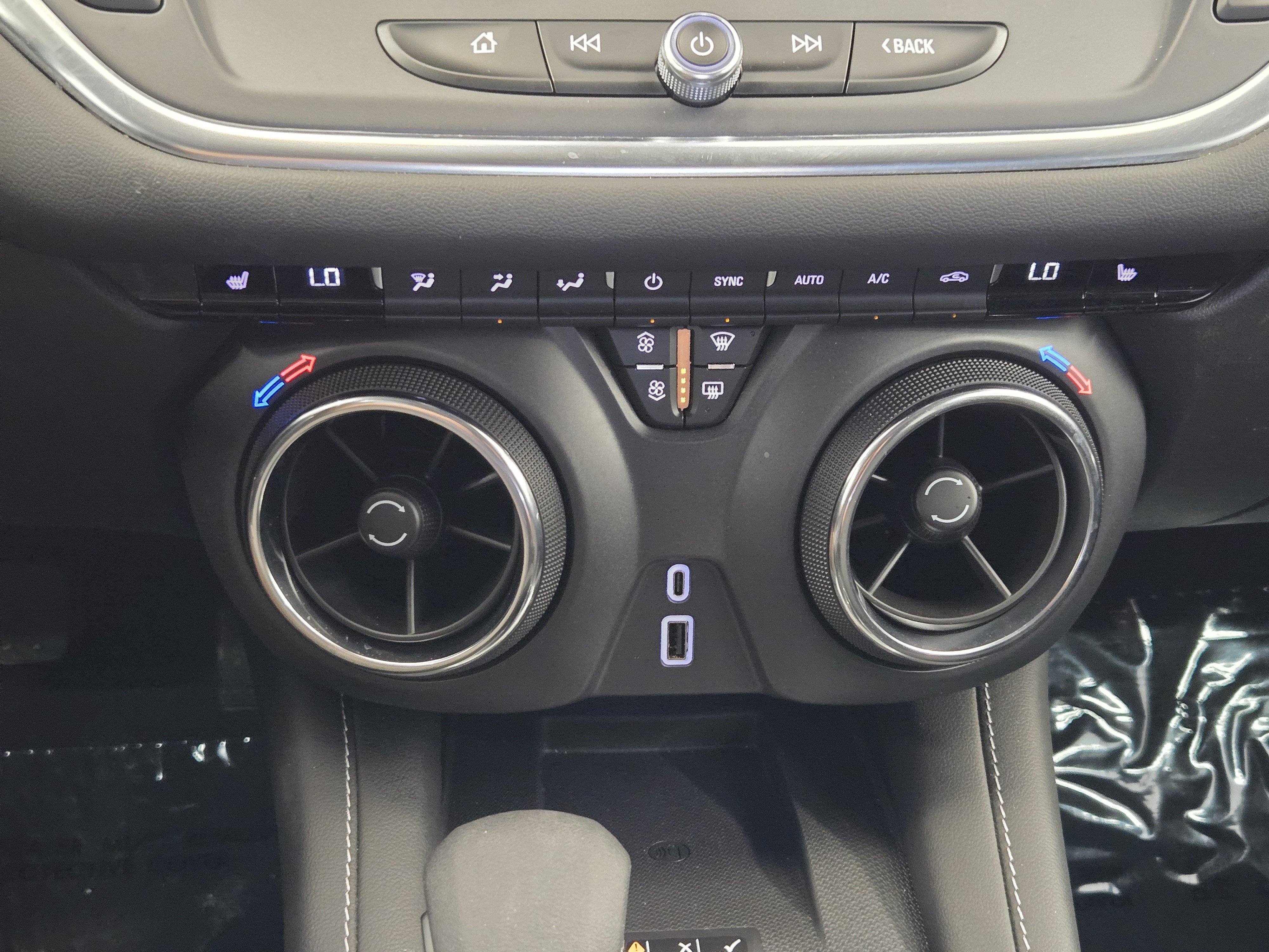 Used 2024 Chevrolet Blazer LT w/ Convenience Package FWD image 19