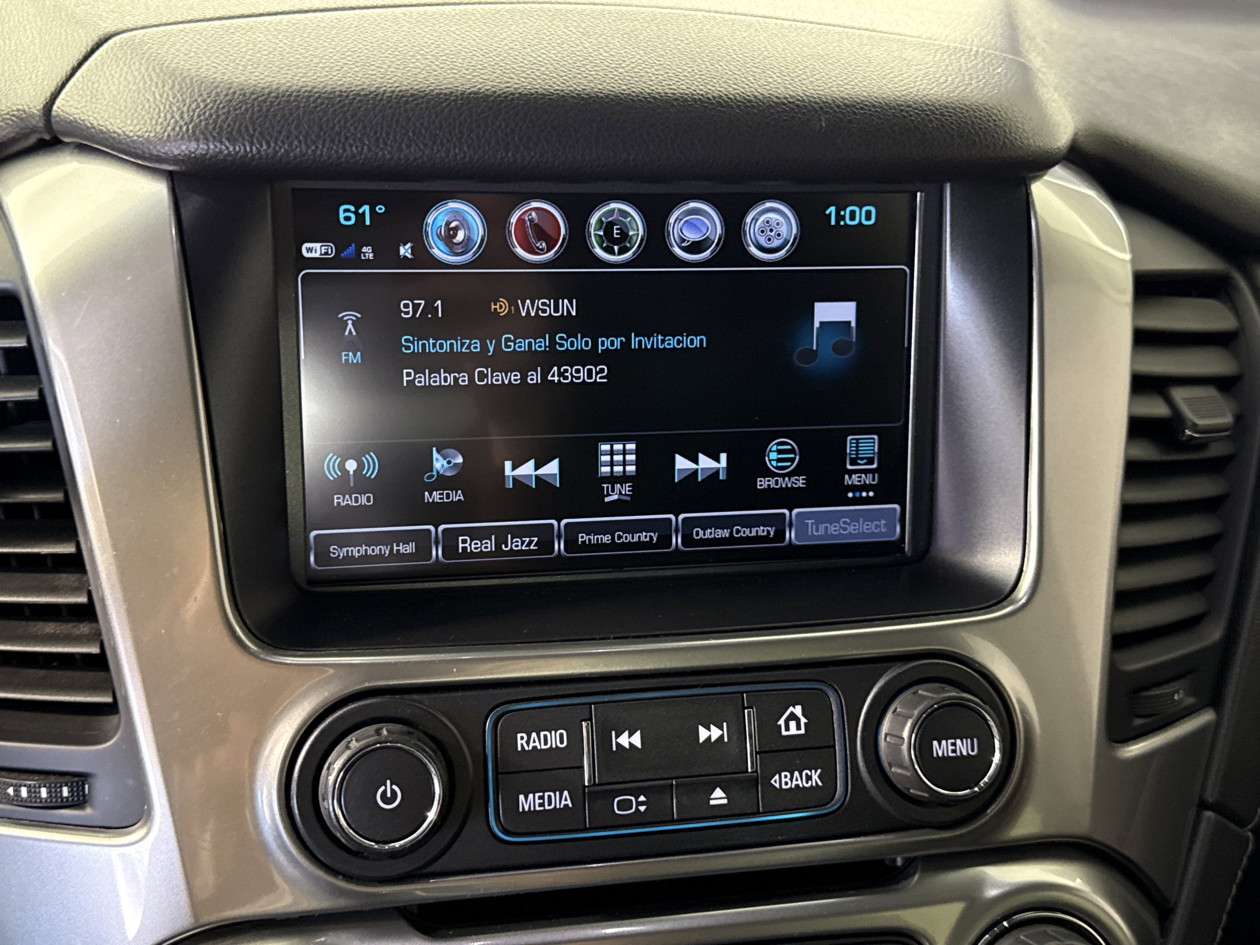 Used 2019 Chevrolet Suburban Premier image 21