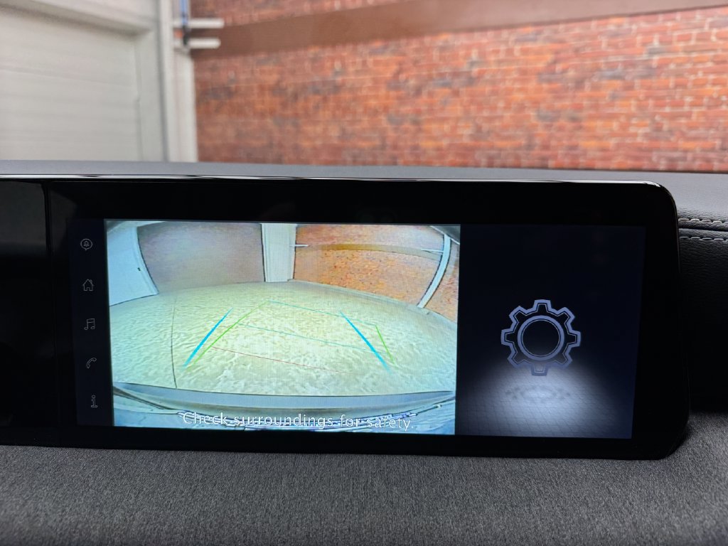 Used 2025 Nissan Kicks SV AWD/4WD image 19